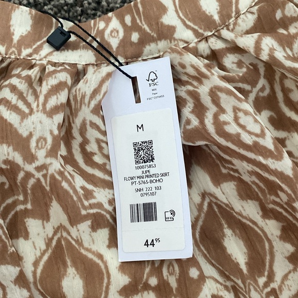 Off the shoulder blouse and midi skirt - Picture 2 of 3